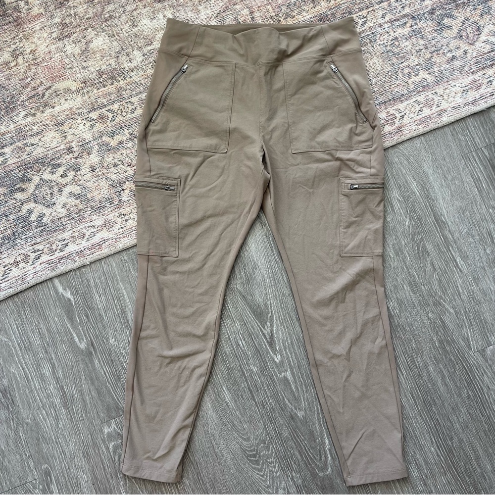 Athleta Headlands Hybrid Cargo Leggings